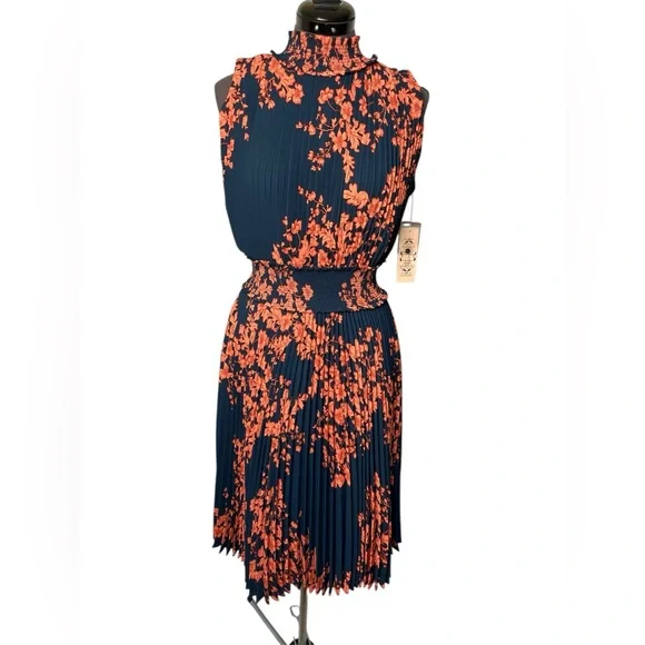 NWT Nanette Lepore Pleated Dress - Picture 1 of 7